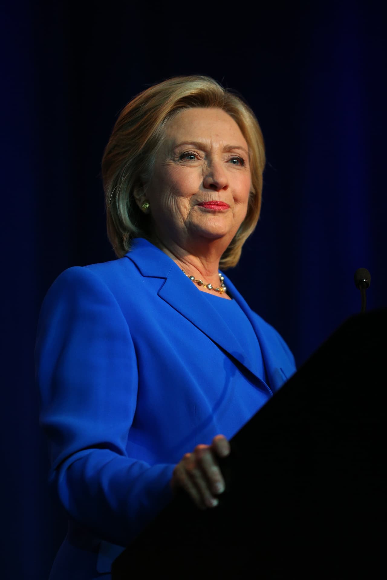 "Hay algunas reuniones en el tema de apoyar a la señora Hillary Clinton, profundamente", reveló Alicia.