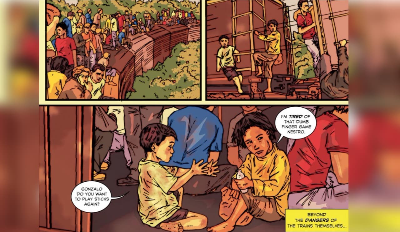 Niños viajan en el tren La Bestia por México.