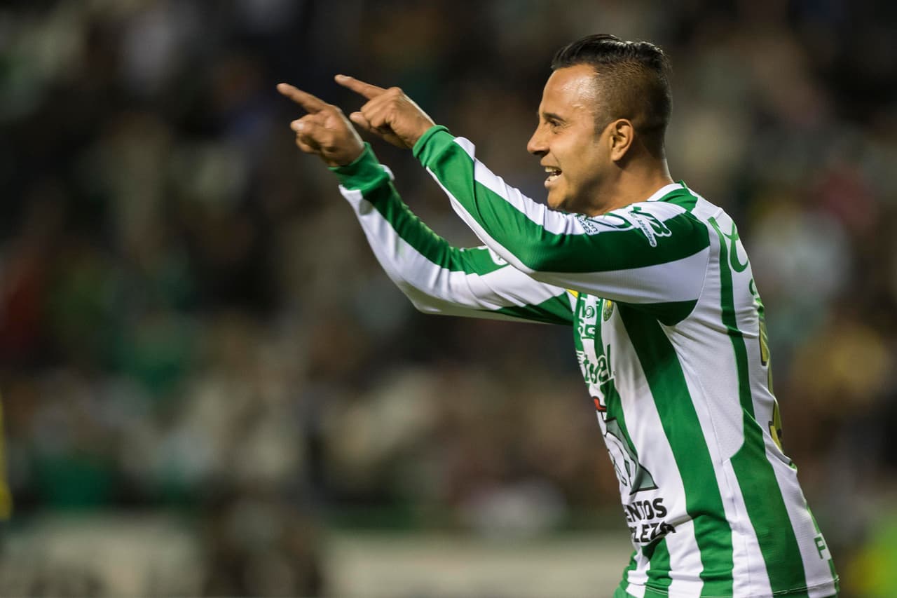 <b>7. Luis Montes (Club León) - </b>837,000 seguidores en
<a href="https://twitter.com/Chapomontes10">@<b>Chapomontes10</b></a>