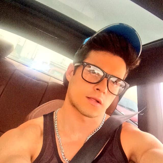 Es súper sexy y lleno de talento.