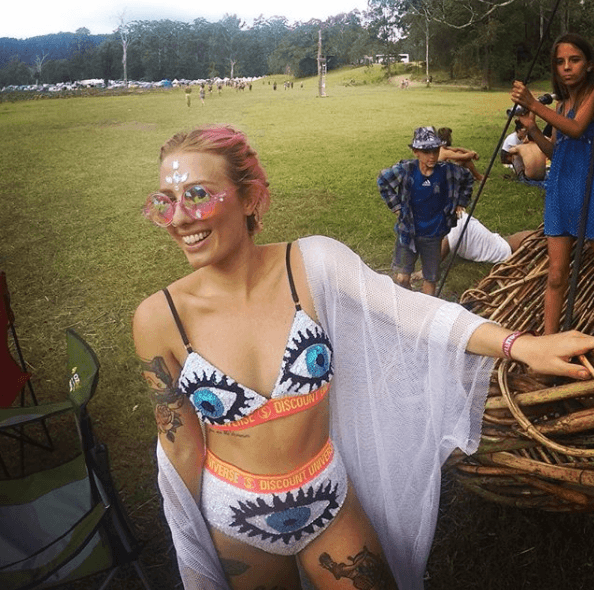 Una joven diseñadora de moda que responde al nombre de Brit Day acusó a la menor de las hermanas Jenner de haber copiado su look.