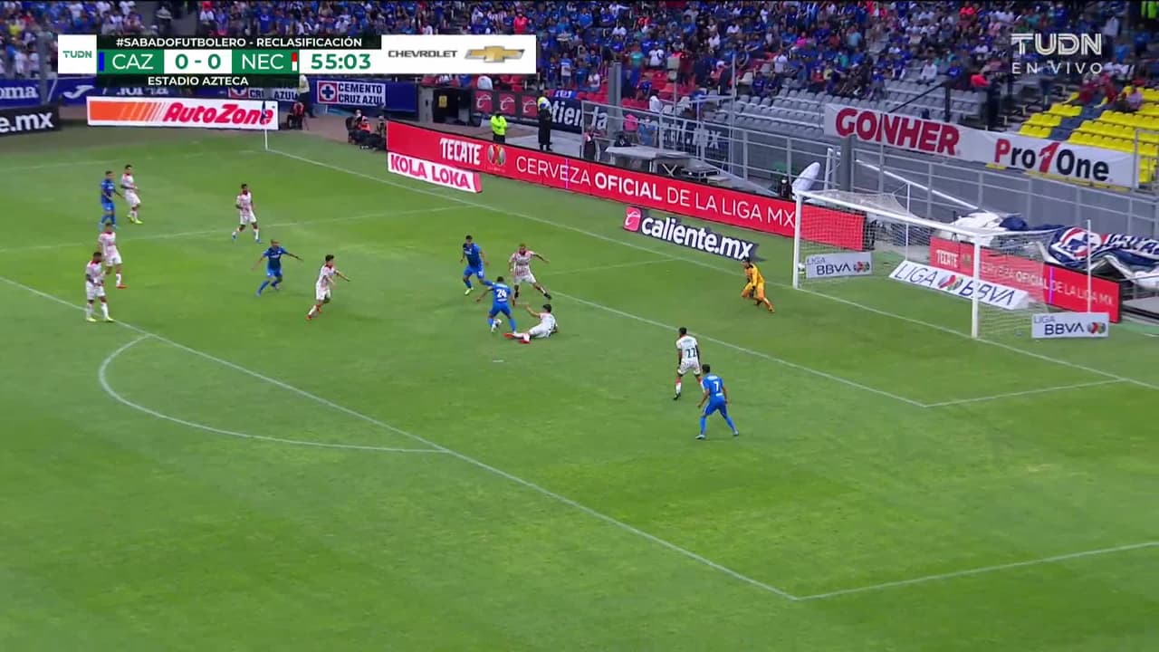 ¡GOOOL! Juan Escobar anota para Cruz Azul.