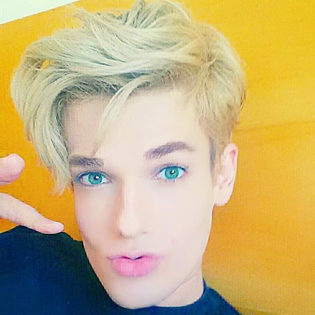 Fotos del 'muñeco Ken humano', Celso Santebañes