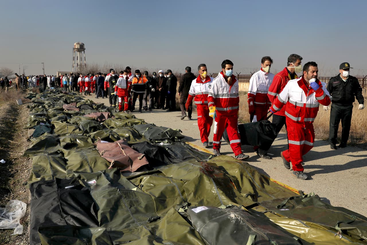 Autoridades iraníes descartaron que existan sobrevivientes en el 
<a href="https://www.univision.com/noticias/mundo/no-hay-sobrevivientes-avion-de-ucrania-con-176-personas-a-bordo-se-estrella-cerca-del-aeropuerto-de-teheran">accidente del avión</a> comercial que se estrelló la madrugada de este miércoles poco después de haber despegado, cerca del aeropuerto principal de Teherán, en Irán.