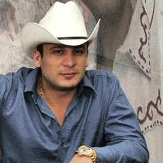 En la serie también se abordarán las circunstancias que rodearon la muerte del cantante, situación que a la familia le duele mucho recordar.