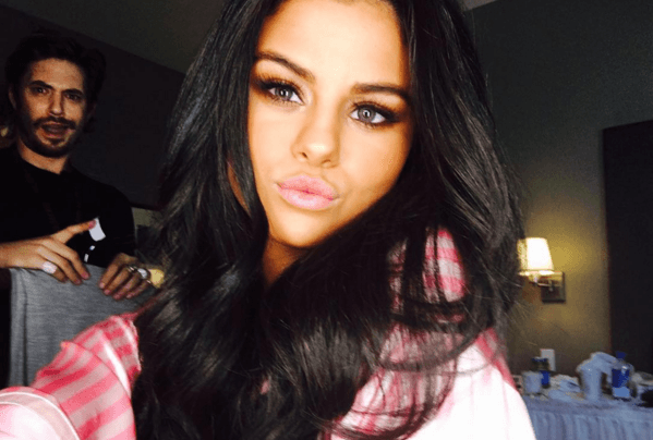 Ella podría ser la reina del selfie. De hecho hasta da tutoriales para hacer los más increíbles.