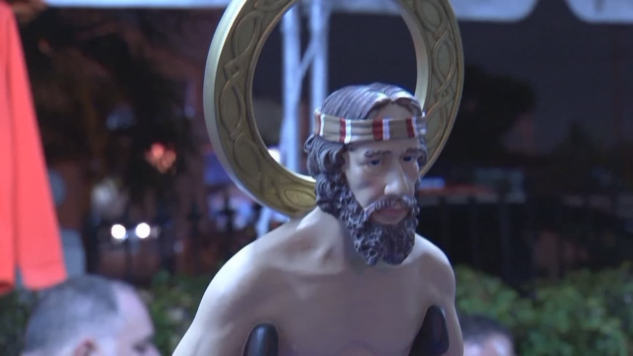 “Le pido a San Lázaro que ayude a mi hijo a curar su ojito, que no va a poder ver, para que le haga un milagro en el día de hoy”, comentó una de las fieles.