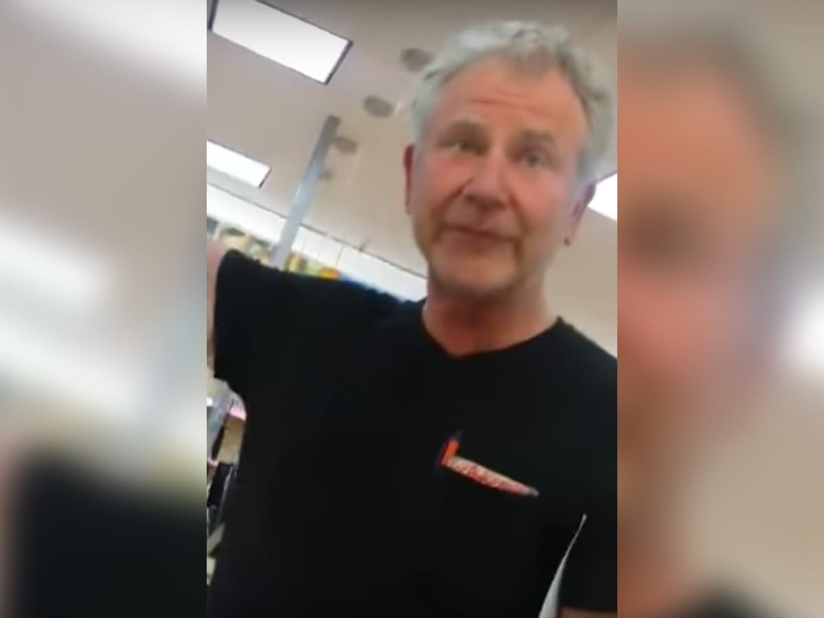 "Deben volver a sus países": Un hombre agrede verbalmente a una trabajadora hispana de un Wal-Mart en Dallas