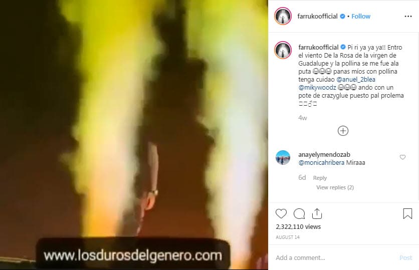 Cuando la maquina de humo que estaba en el escenario se activó, el pelo del cantante reaccionó de forma impresionante.