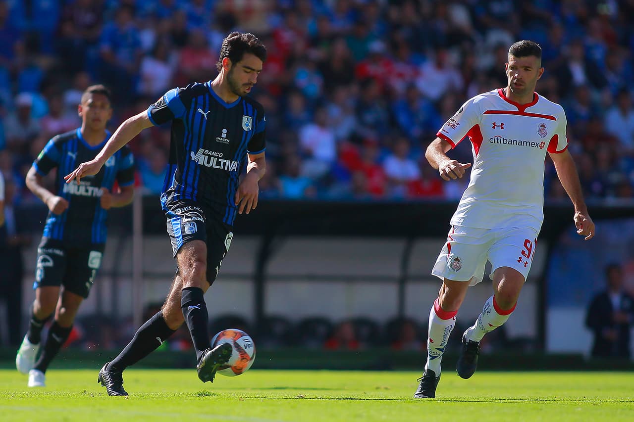 Por otra parte, como es costumbre, el equipo de Vucetich mantenía orden y no se apresuraba en buscar el arco adversario.