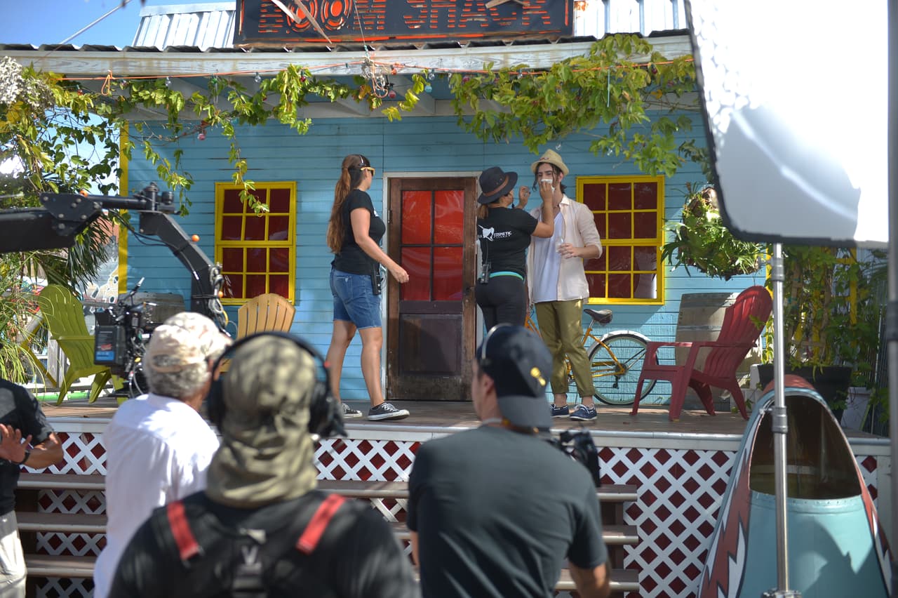 Brian, Danelly, Christian, Carolina, Félix y Zhamira formaron la banda Los Urbanos y con el tema 'Duele el corazón" demostraron que tienen mucho flow. Mira cómo fue su gran día grabando el videoclip.
