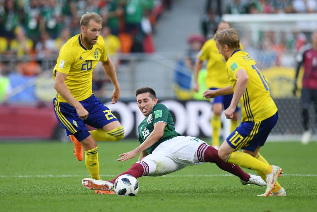 Héctor Herrera: 7. El mediocampista del FC Porto tuvo un juego regular, aceptable. Su trabajo de sacrificio y de retener el esférico para crear algo con él, se agradece en un mal partido grupal.