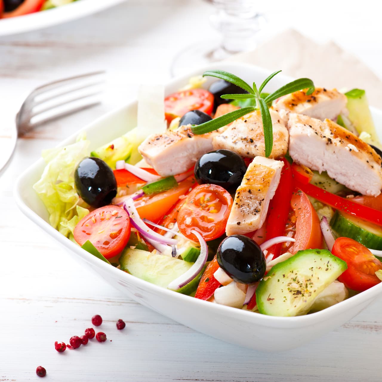 Además puedes preparar una salsa para acompañar que lleve aceite, salsa cátsup, mostaza, yogur natural, sal y pimienta.