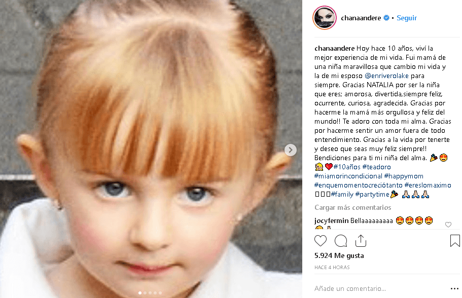 Primero lo hizo en 
<b><a href="https://www.instagram.com/chanaandere/" target="_blank">Instagram</a>,</b> con varias fotos de Natalia de hace varios años y un emotivo mensaje donde destacó cómo la llegada de esta pequeña cambió sus vidas.