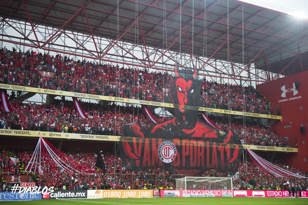 <b>Club Deportivo Toluca (México)</b>
<br>Estadio Nemesio Diez