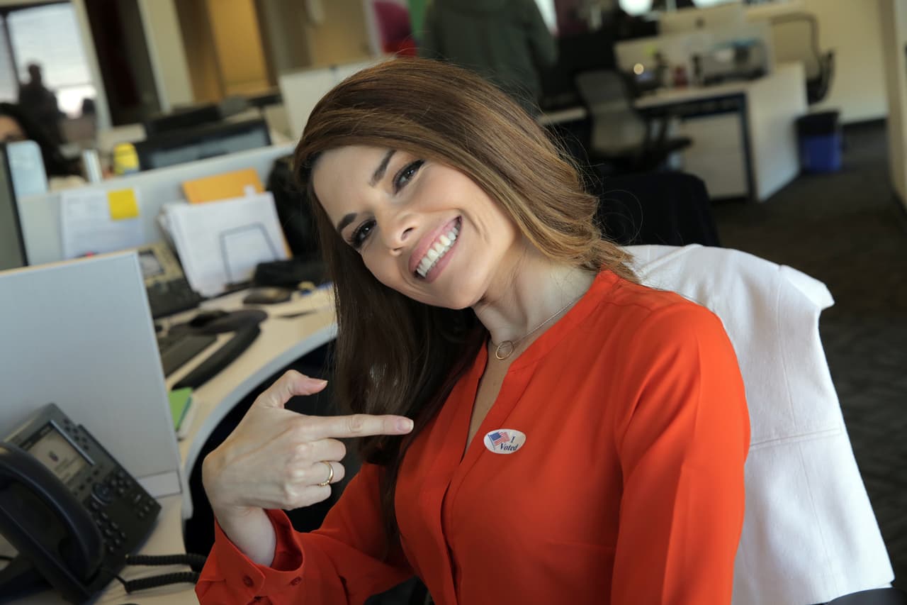 Johana Suárez / presentadora de Noticias 23 edición vespertina