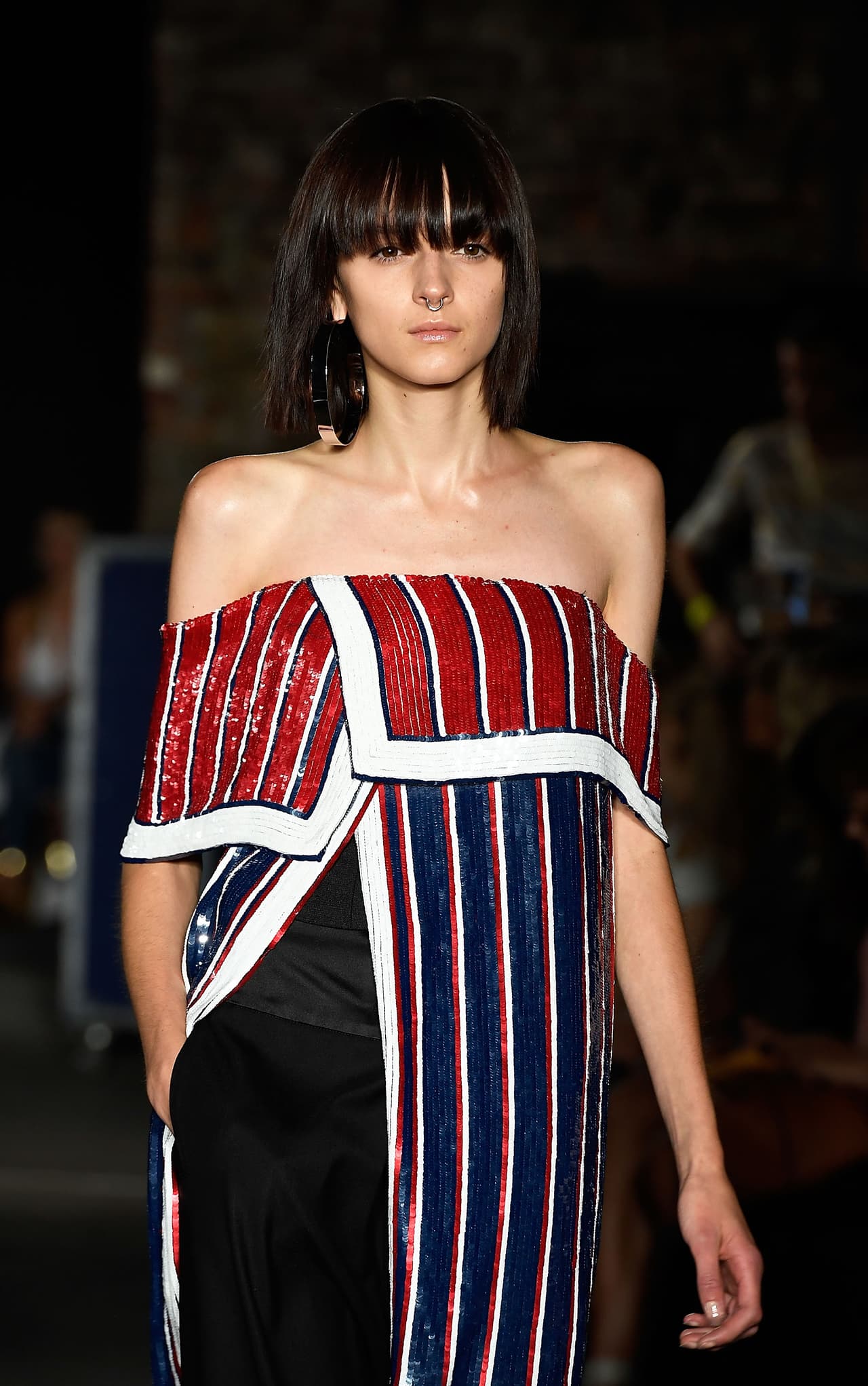 La firma apenas tiene un año de vida, pero los diseños han sido tan espectaculares durante las últimas temporadas que no ha hecho falta más tiempo para apreciar su potencial. Pocas veces una marca de moda había tenido una trayectoria tan meteórica. “Nos dijeron, 'si ganan 100,000 dólares [con la primera colección], deberían estar besando el suelo", 
<a href="http://www.nytimes.com/2016/09/04/fashion/coming-back-home-to-oscar-de-la-renta.html?smid=tw-nytfashion&smtyp=cur&_r=2">contó Fernando García a <i>The New York Times</i></a>. Esa temporada obtuvieron 600,000 dólares. Y siguen subiendo.