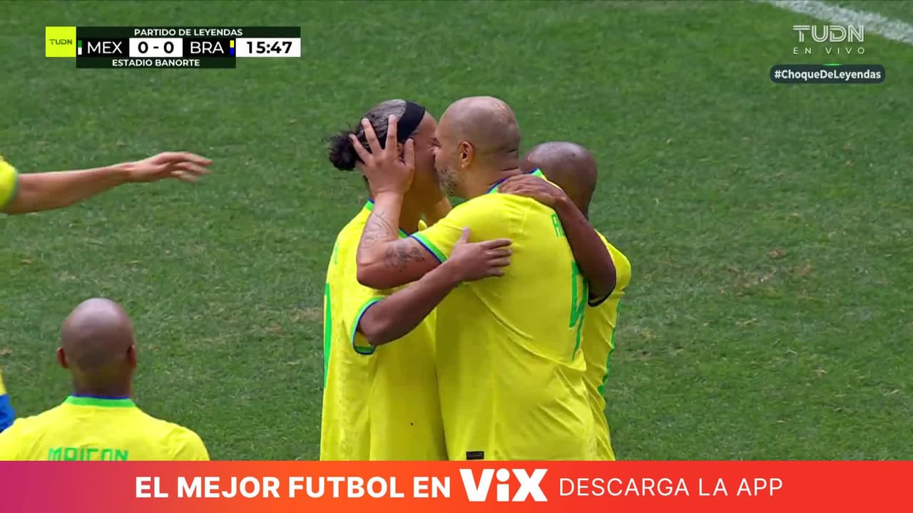¡Jogo Bonito! Golazo de Adriano con la mágica asistencia de Ronaldinho