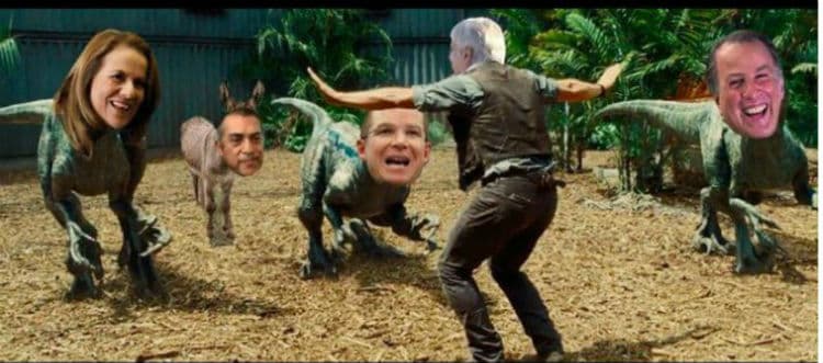 En el 
<b><a href="https://www.univision.com/noticias/elecciones-mexico-2018/ni-chavismo-ni-corrupcion-ni-pri-la-oferta-de-los-candidatos-a-la-presidencia-para-inaugurar-la-campana-en-mexico">primer debate presidencial,</a></b> que se celebró el 22 de abril en la Ciudad de México, dominaron los ataques contra López Obrador, el puntero en las encuentas. Esta es una de las estampas de esa noche.