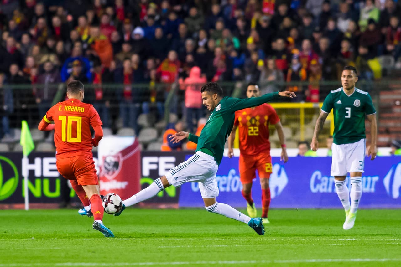 México salió a buscar el partido y al minuto 5' ya había puesto en aprietos al arquero Thibaut Courtois. El 'Tri' tuvo la iniciativa.