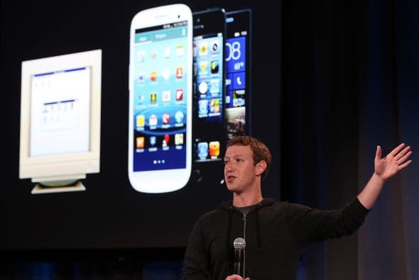 Al encender el teléfono, verás lo que tus amigos están compartiendo, las imágenes, las historias, las notificaciones.