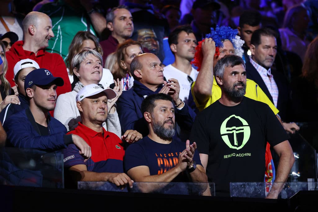 Con una gran remontada, Djokovic vence al austriaco Dominic Thiem con parciales de 6-4 / 4-6 / 2-6 / 6-3 / 6-4 y, por octava ocasión, se lleva el Australian Open y vuelve a ser el número uno.