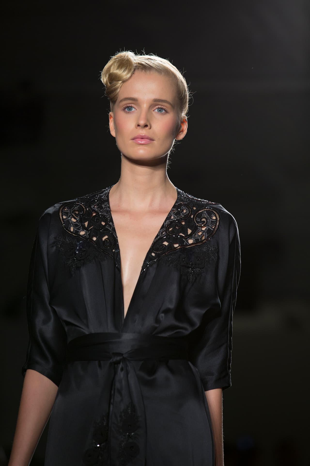 Checa más imágenes de esta colección llena de elegancia y belleza única. Diseñadora Stella Nolasco. NYFW, Spring/Summer 2016 - 09/16/2015