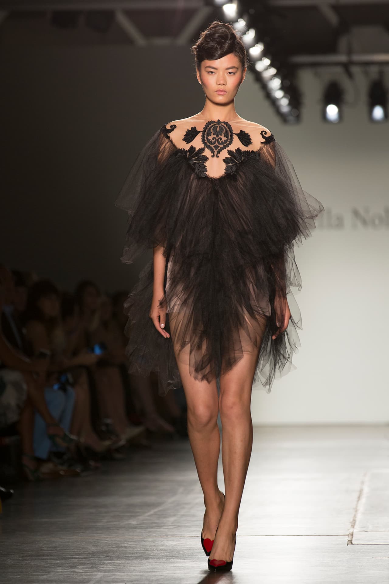 Checa más imágenes de esta colección llena de elegancia y belleza única. Diseñadora Stella Nolasco. NYFW, Spring/Summer 2016 - 09/16/2015