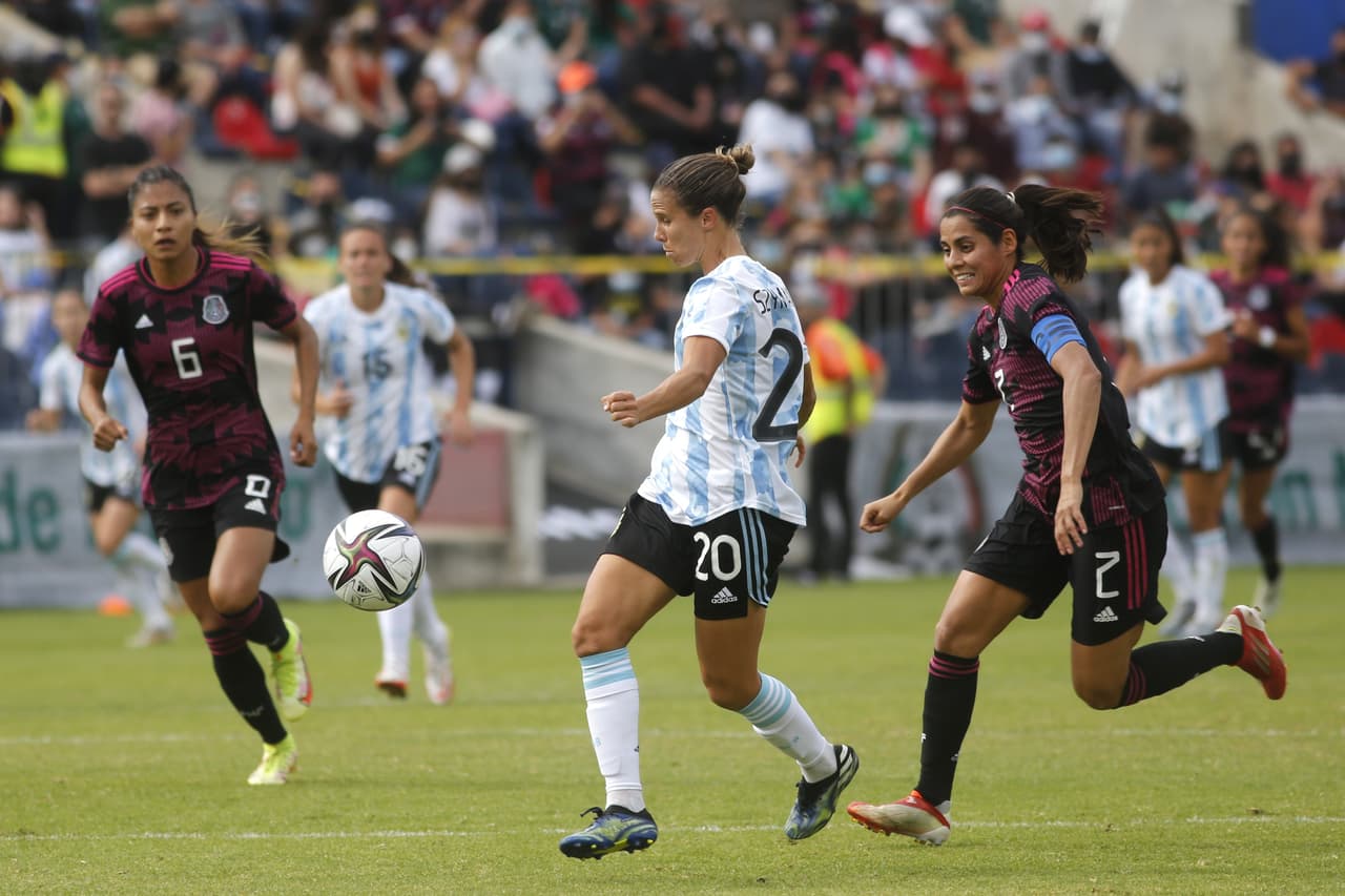 Las mexicanas no se tocan el corazón y vienen de atrás para golear 6-1 al conjunto argentino.