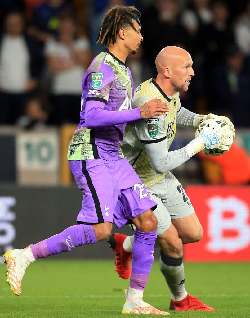Wolverhampton cae, en tanda de penales, ante Tottenham y pierde su pase a Ocavos de final en la Copa de la Liga Inglesa. Leander Dendoncker y Daniel Podence anotaron para los Wolves, mientras que para los Spurs lo hicieron Tanguy Ndombélé y Harry Kane.