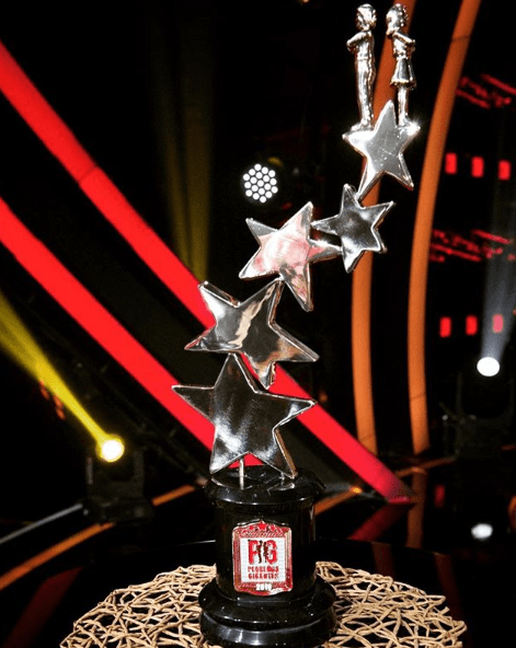 El premio de la temporada 2019 consta de cinco estrellas, que representan a los integrantes de cada equipo. En la parte superior se han colocado las figuras de un niño y una niña.