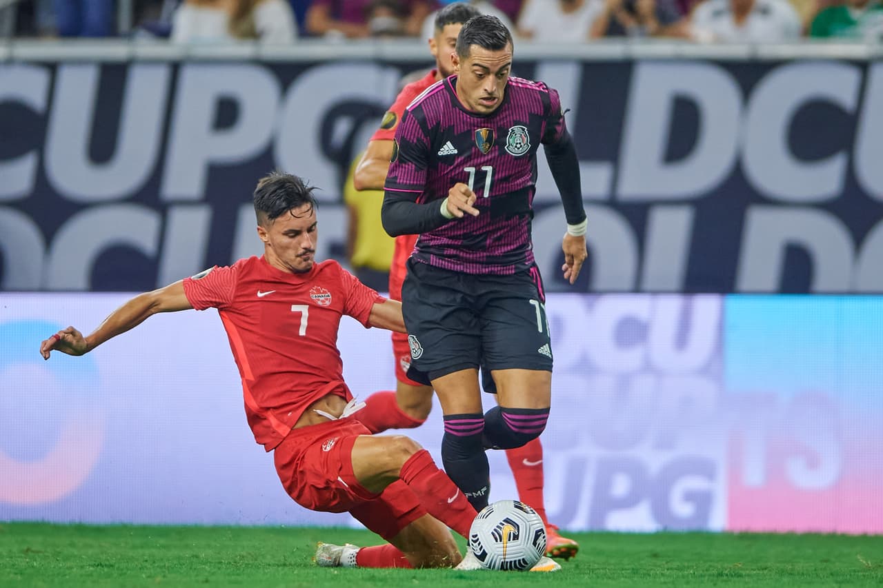 Orbelín pineda (45+2) y Héctor Herrera (90+8) se encargan de anotar en el sufrido triunfo de México 2-1 sobre a Canadá.