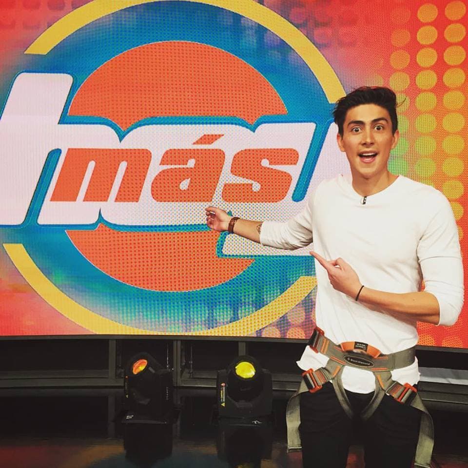 Las locuras de Gus Quijas en Hoy.