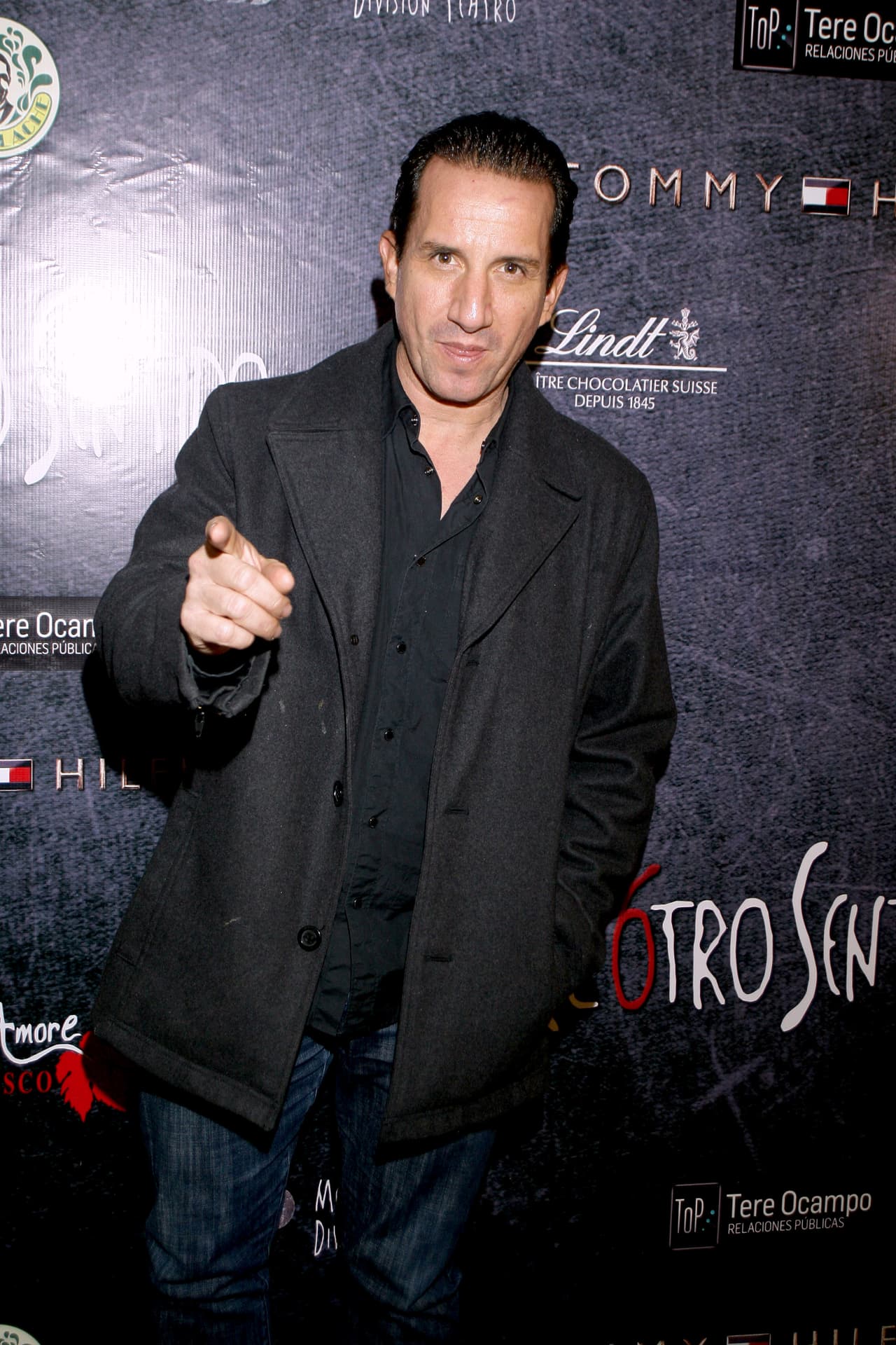 Sin embargo, el artista originario de Sonora comentó recientemente para las cámaras de 
<a href="https://twitter.com/deprimeramano/status/1141401916670300160">De Primera Mano</a>, que tiene un anhelo un poco frustrado relacionado con la música.