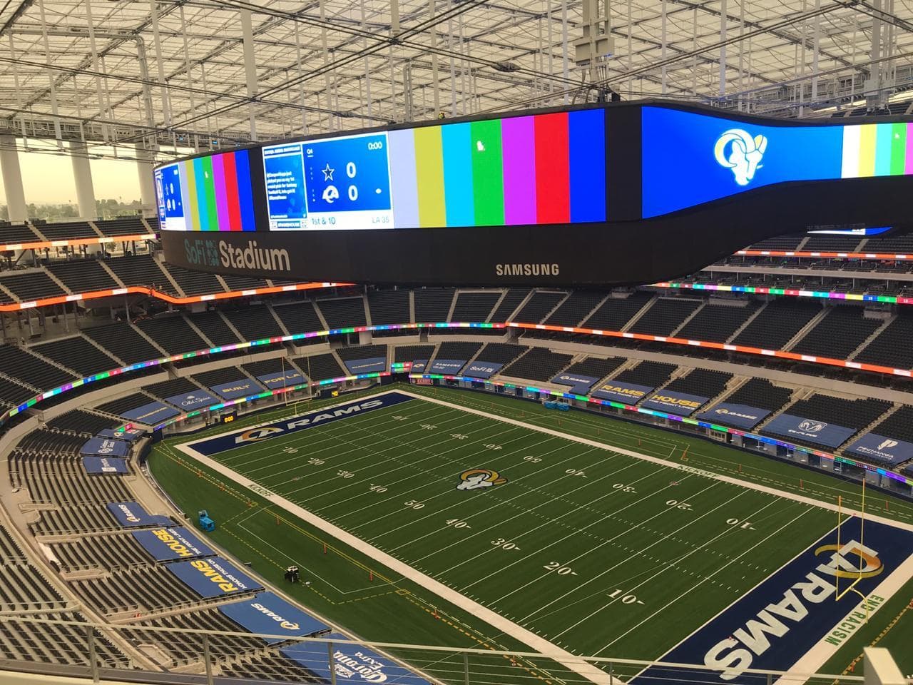 La nueva casa para los Rams y para los Chargers esta lista y es simplemente hermosa.