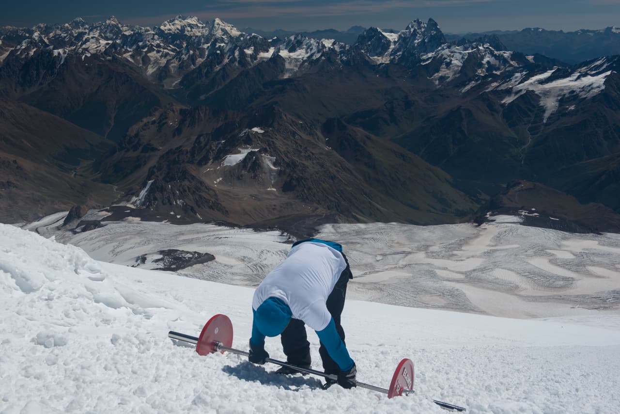 El Elbrús es un reto bastante grande, incluso para el más avanzado de los montañistas.
