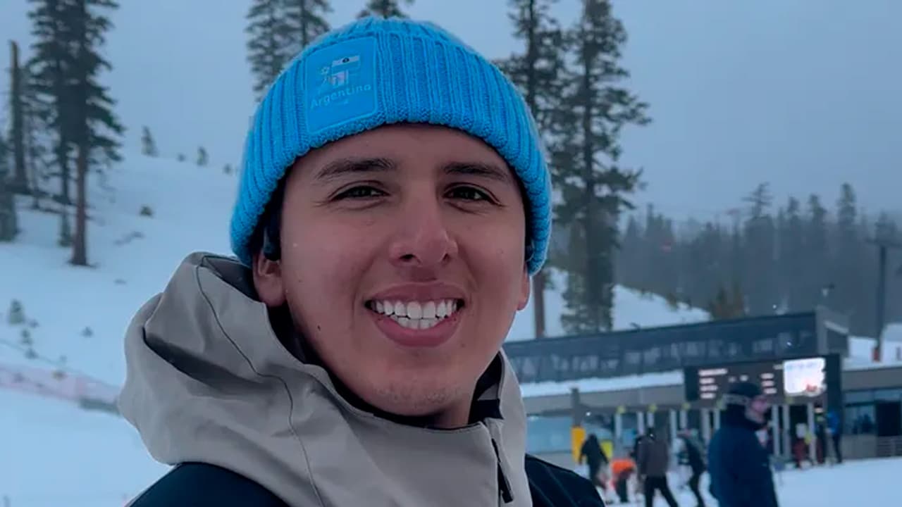 Joven ciclista de 25 años muere tras mordedura de serpiente de cascabel en Irvine.