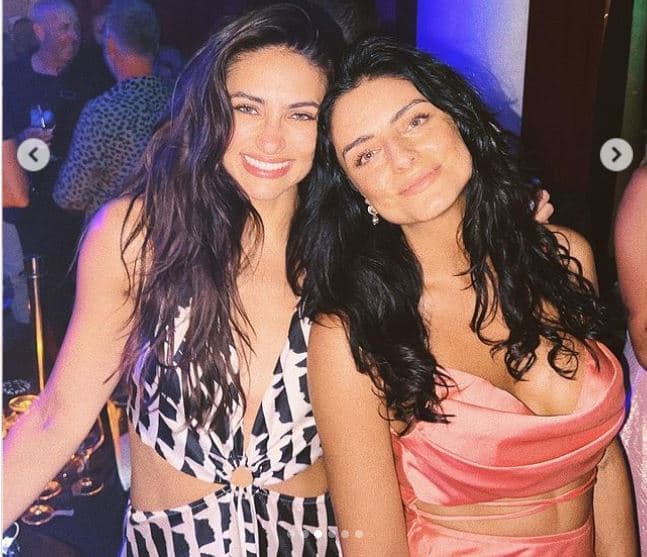 Aislinn Derbez y Renata Notni juntas de fiesta