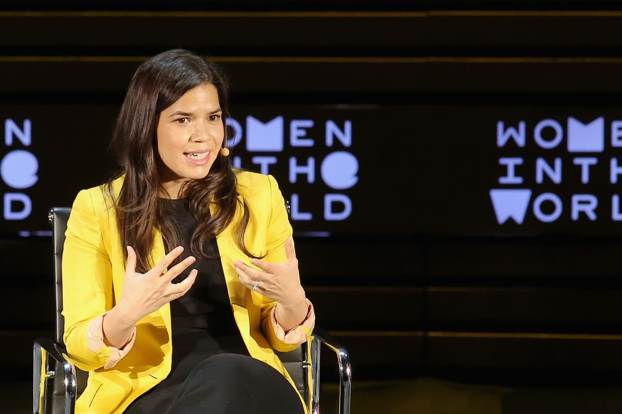 La actriz recientemente comentó en un 
<b><a href="https://www.ted.com/talks/america_ferrera_my_identity_is_a_superpower_not_an_obstacle?utm_campaign=social&utm_medium=referral&utm_source=t.co&utm_content=talk&utm_term=humanities">Ted Talk</a></b>
<a href="https://www.ted.com/talks/america_ferrera_my_identity_is_a_superpower_not_an_obstacle?utm_campaign=social&utm_medium=referral&utm_source=t.co&utm_content=talk&utm_term=humanities"> </a>que usualmente le ofrecían personajes como la "novia de un pandillero" o "chola embarazada #2".