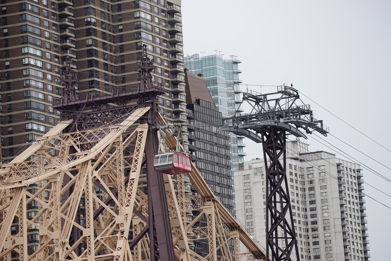 El viaje dura aproximadamente cuatro minutos.