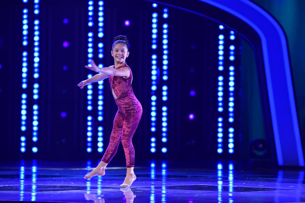 En el décimo show, Vanessa bailó al ritmo de 'Amor Prohibido' y los jueces quedaron maravillados. 
<b><a href="http://www.univision.com/shows/pequenos-gigantes/vanessa-rindio-un-gran-homenaje-a-selena-bailando-amor-prohibido-video">Revive su baile.</a></b>