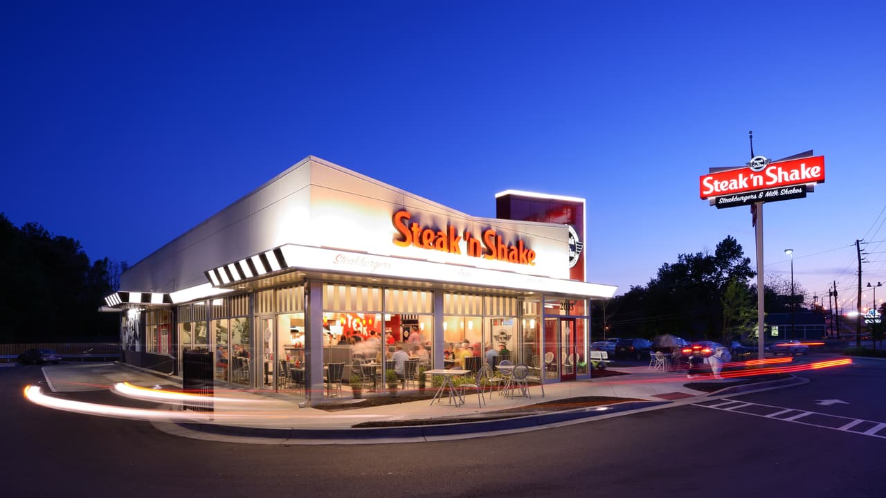 <b>Steak 'n Shake.</b> Esta cadena de restaurantes ha tenido complicaciones financieras por años. Con un préstamo cuyo plazo vence en marzo de 2021, la llegada del coronavirus amenaza el futuro de la compañía.