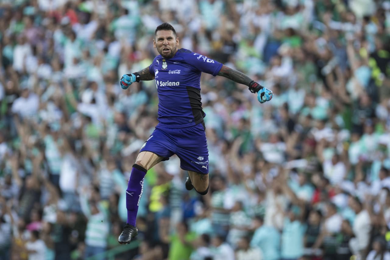 A pesar de ello, Oswaldo Martínez fue quien abrió el marcador en el partido para poner a festejar a todos los de la Comarca, incluido Jonathan Orozco.