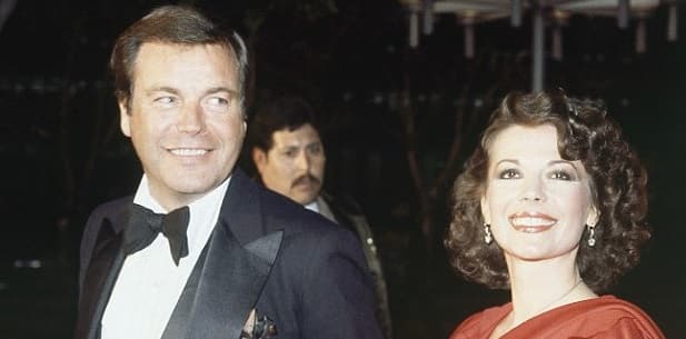 Y aunque en su momento se dictaminó que la muerte de la actriz se debió a ahogamiento accidental, el caso fue reabierto 36 años después y Wagner, ahora de 87 años, fue considerado como "persona de interés", una etapa no necesariamente lo implica como sospechoso, señaló en un comunicado Nicole Nishida, vocero del sheriff de Los Ágeles.