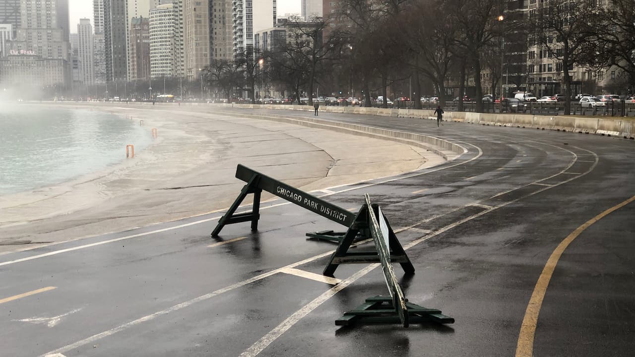 Chicago comienza a prepararse para condiciones invernales y riesgo de inundaciones que se aproximan a la ciudad