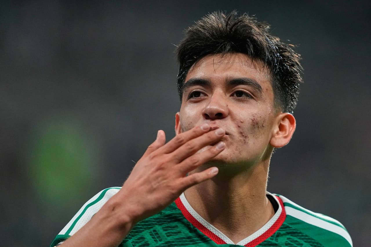 México avanza a octavos de final y deja fuera a Ecuador de la Copa Mundial en un partido perfecto 