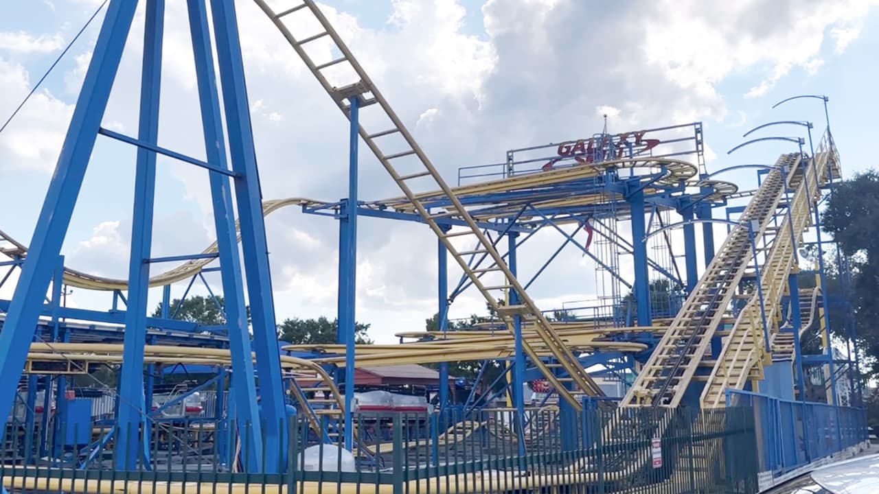 Niño de 6 años sufre "lesiones traumáticas" tras caer de montaña rusa en Florida 