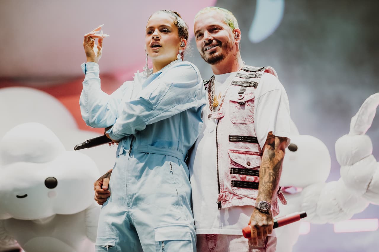 Su lista de colaboraciones musicales suma a dos cantantes importantes: J Balvin y James Blake.