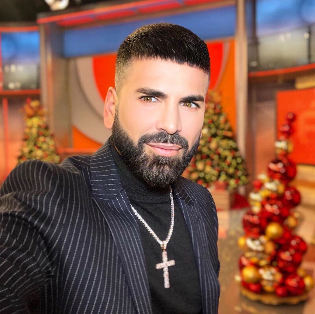 '
<b><a href="https://www.univision.com/famosos/jomari-goyso-se-llevo-otro-regano-de-su-mama-pero-esta-vez-no-fue-por-los-calzones-fotos" target="_blank">La novela de mi madre</a></b>', como Jomari Goyso bautizó la singular historia que viene construyendo con su mamá desde hace varias semanas, avanzó de página y ahora es Ana Bárbara quien entra a la historia.