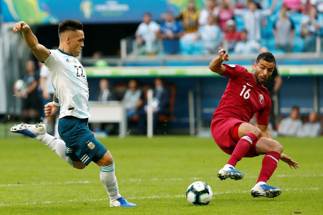 Para fortuna de Argentina el primer gol de la tarde llegó temprano, lo que permitió sacudirse de la presión inicial por el resultado.